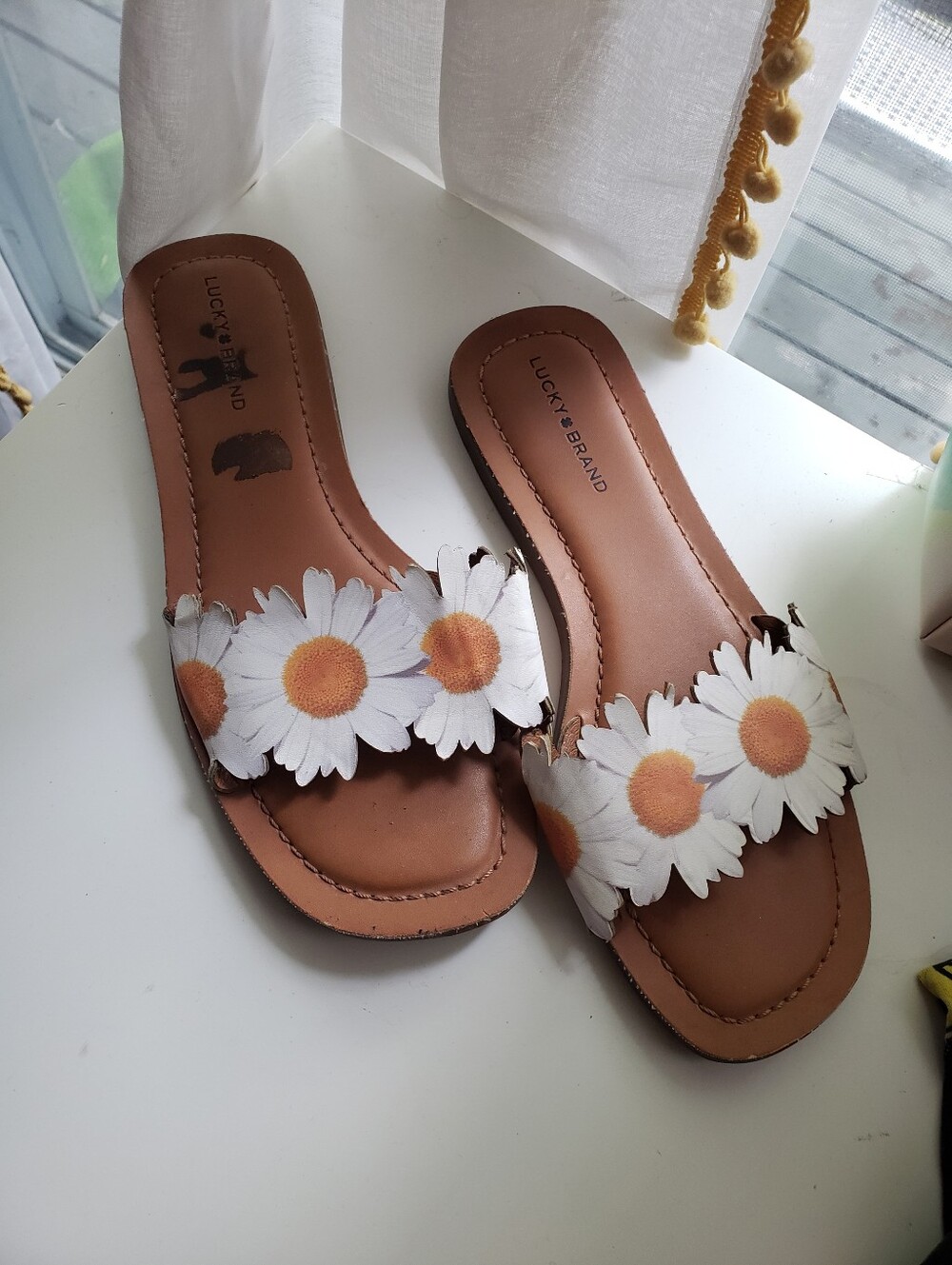 Lucky Brand Tan Slide Sandals with White Daisy Appliqués